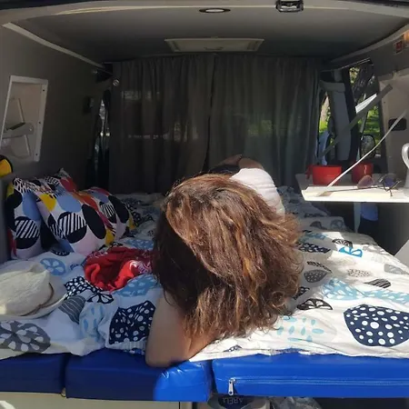 キャンプ場 Roadcampers Sunny Locations ロウレス